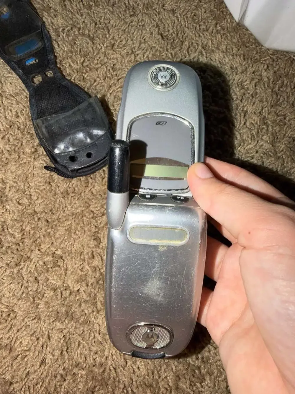 Motorola i730 Nextel Push-to-Talk Flip Phone